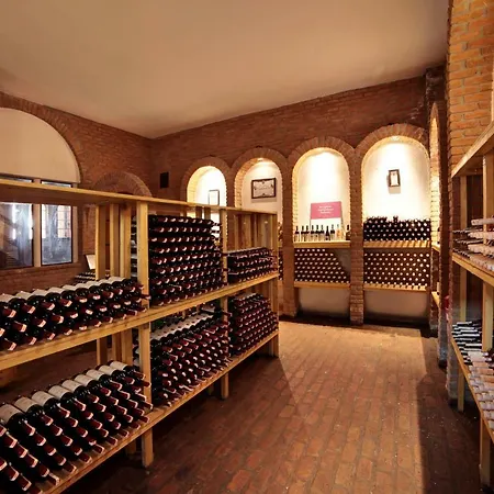 Konukevi Vinifera Vineyards 4*