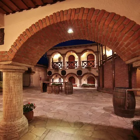 Vinifera Vineyards Pensionat 4*